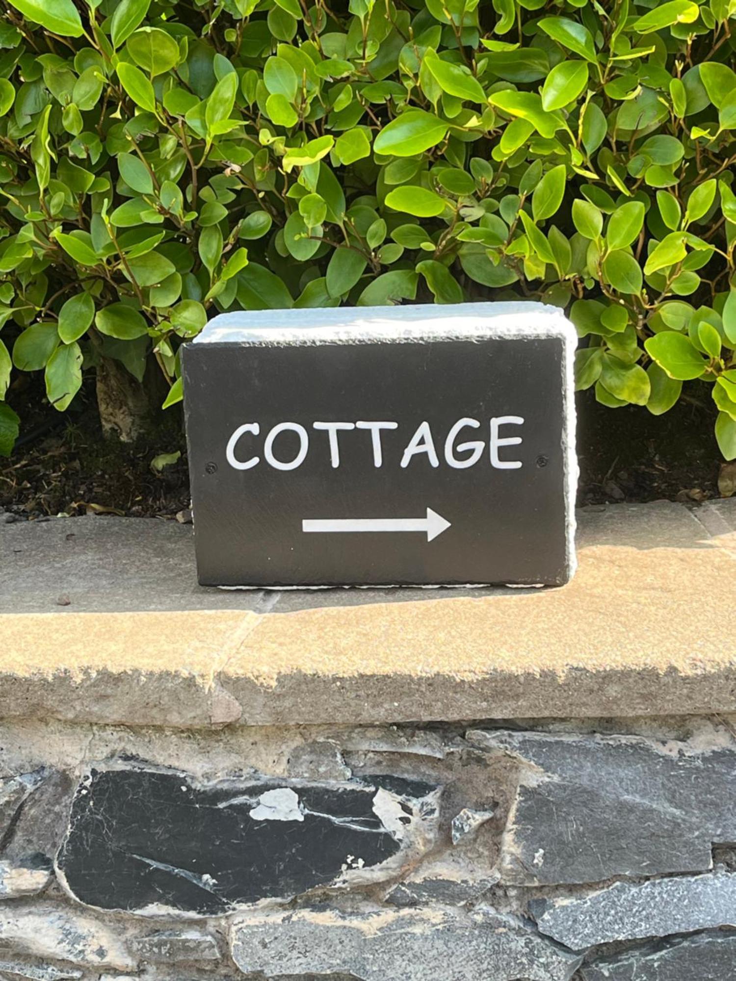 The Cottage At Ashbrook - Charming Country Cottage Near Belfast Exterior photo